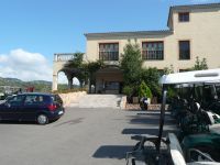 Clubhaus Eingang Parkplatz