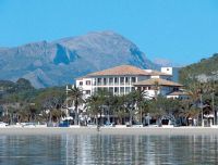 Uyal Hotel Puerto Pollensa Meer Strand Strasse Hotelgebäude