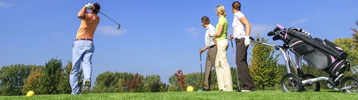 Golf Einsteigerkurs Mallorca - Abschlag während Kurs