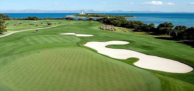 Golfplatz Club de Golf Alcanada Spielbahn und Meer